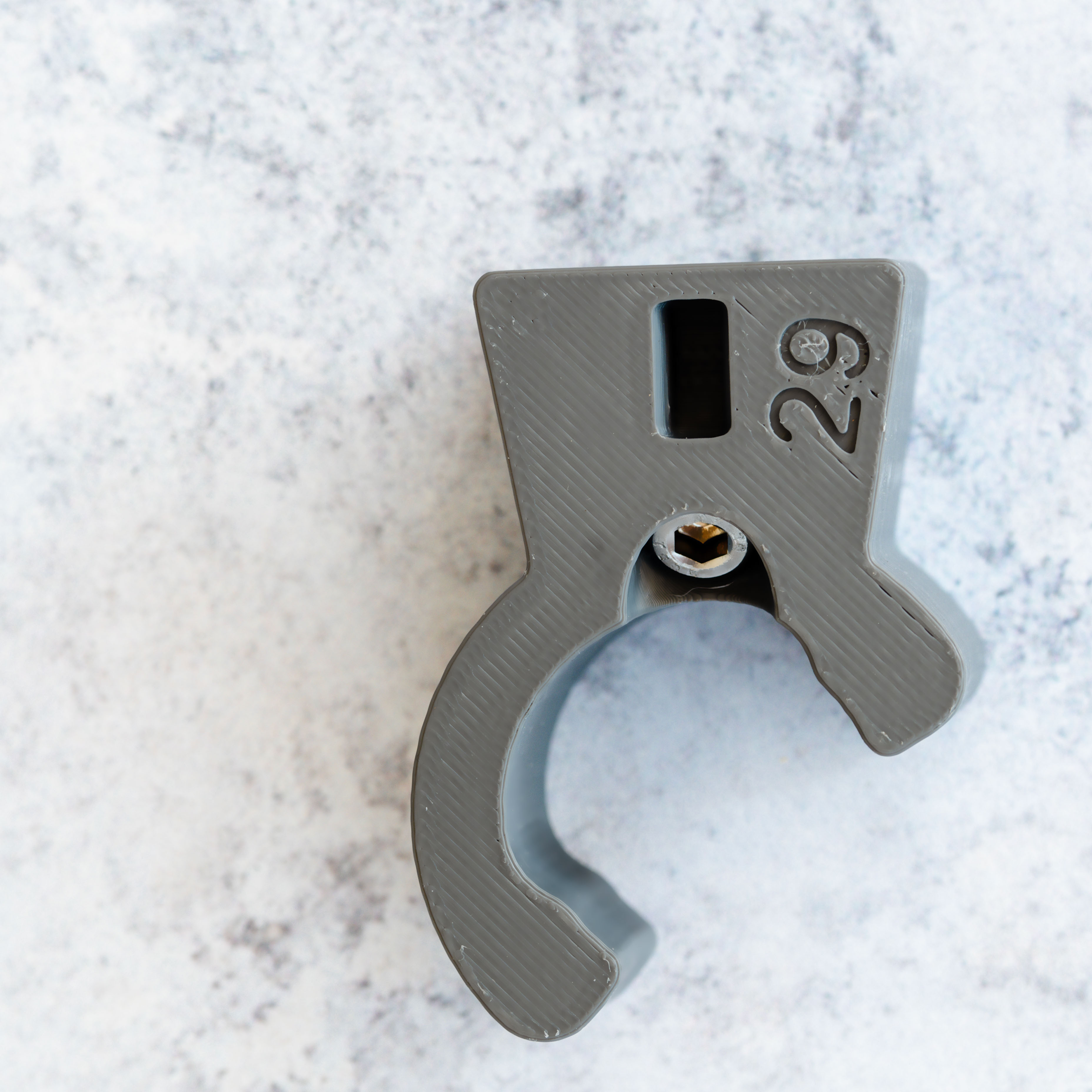 Verticale Right-Facing Tyre Clip (130°)25cm